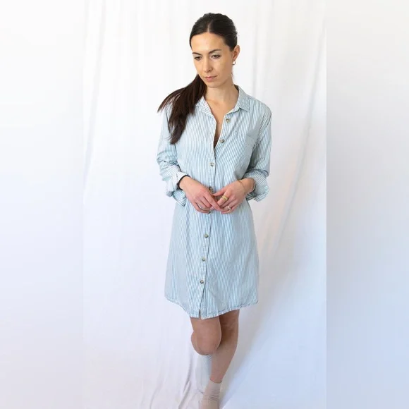 Button Down Dress - Picture 3 of 9